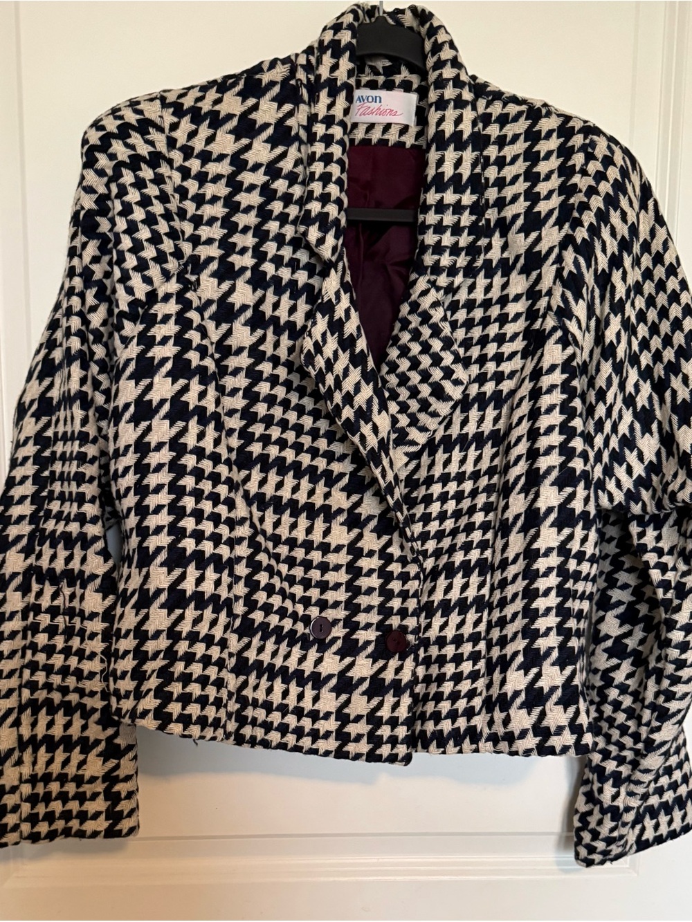 Vintage Avon Black and Cream Houndstooth Cropped Blazer